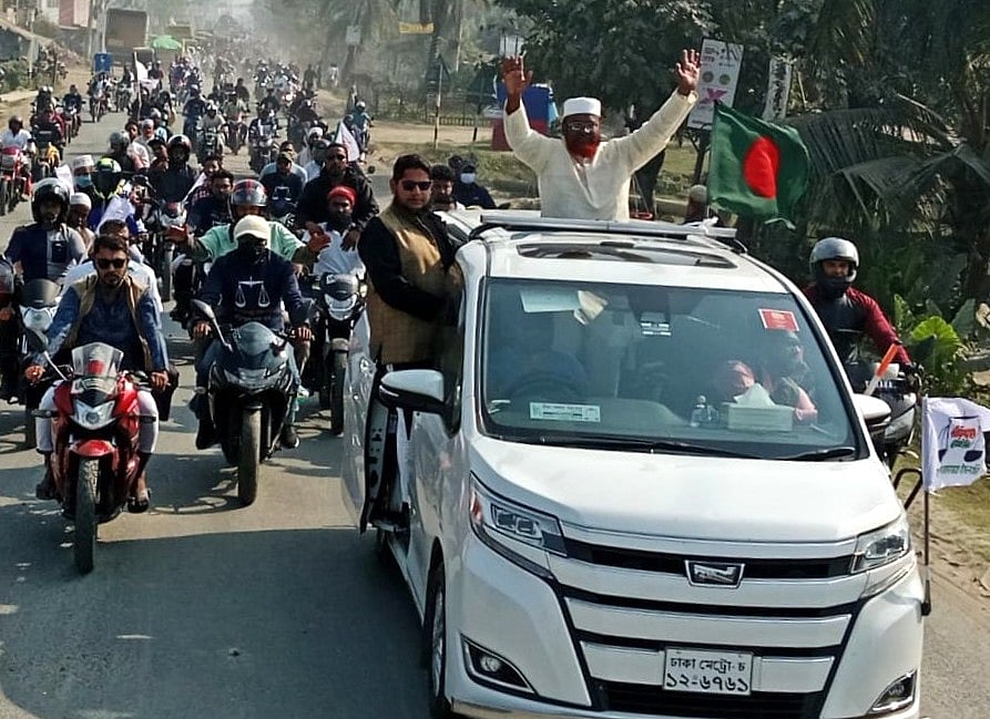 আজ শনিবার সকালে নিজ নির্বাচনী এলাকায় মোটরসাইকেল শোভাযাত্রায় অংশ নেন জামায়াতের সেক্রেটারি জেনারেল মিয়া গোলাম পরওয়ার