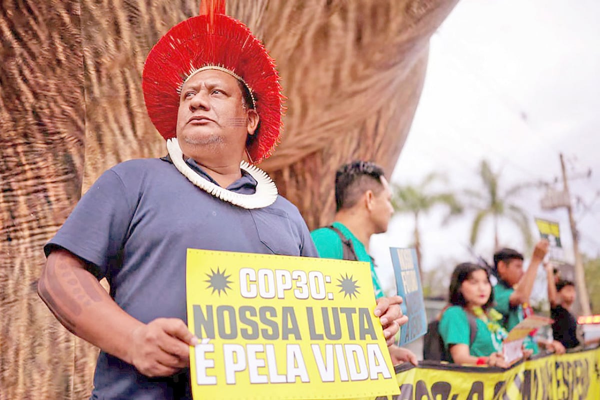 আমাজন রক্ষায় ব্রাজিলের আদিবাসী অধিকারকর্মীদের আন্দোলন