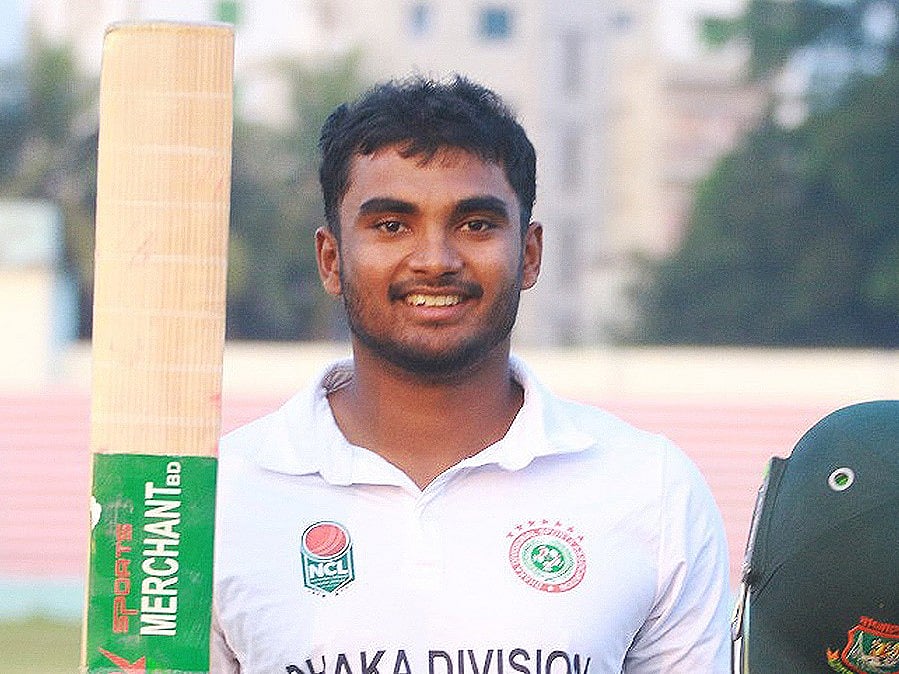 সেঞ্চুরি পেয়েছেন ঢাকা বিভাগের আশিকুর রহমান