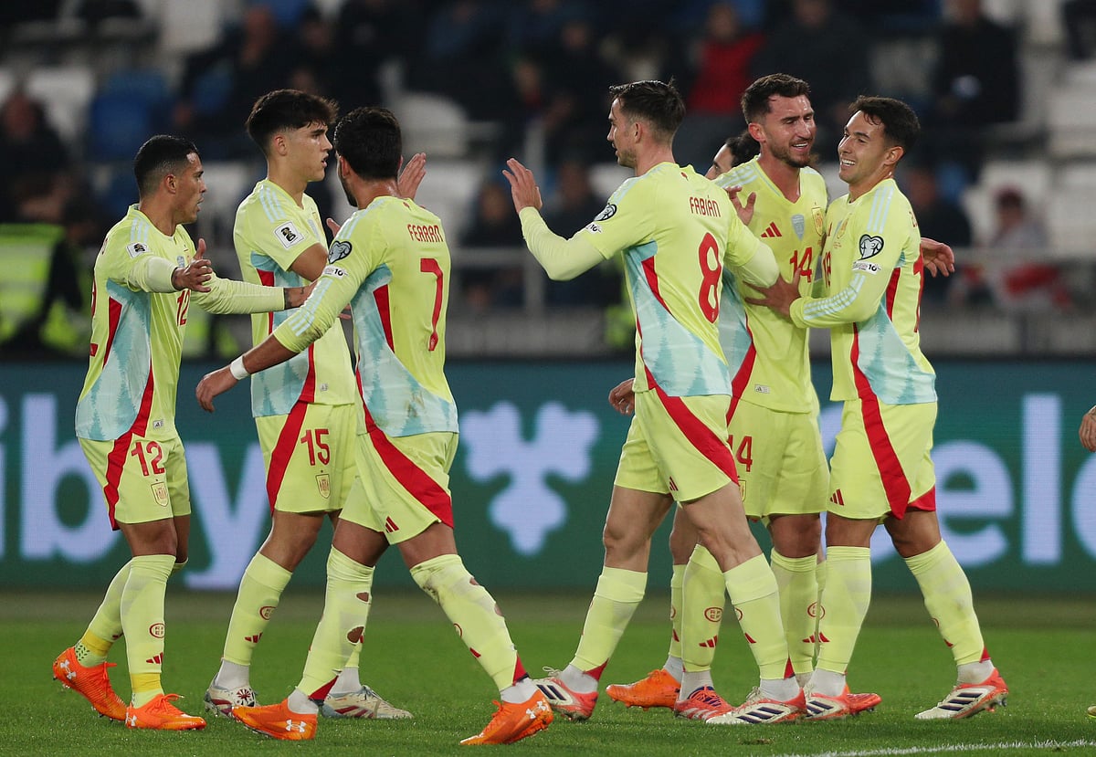 স্পেনের খেলোয়াড়দের উদ্‌যাপন