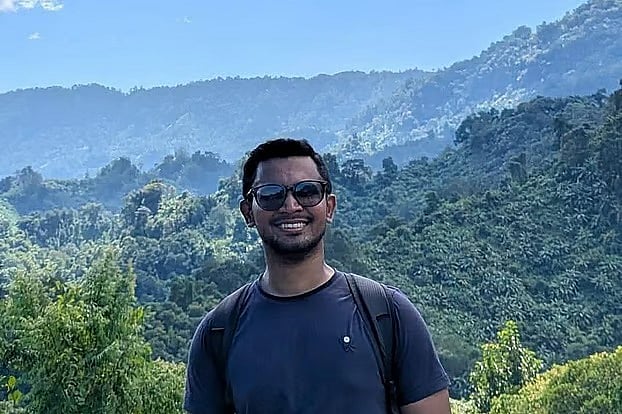 নাফখুম ঝরনায় পড়ে নিখোঁজ হওয়া পর্যটক ইকবাল হোসেনের লাশ উদ্ধার করা হয়েছে আজ