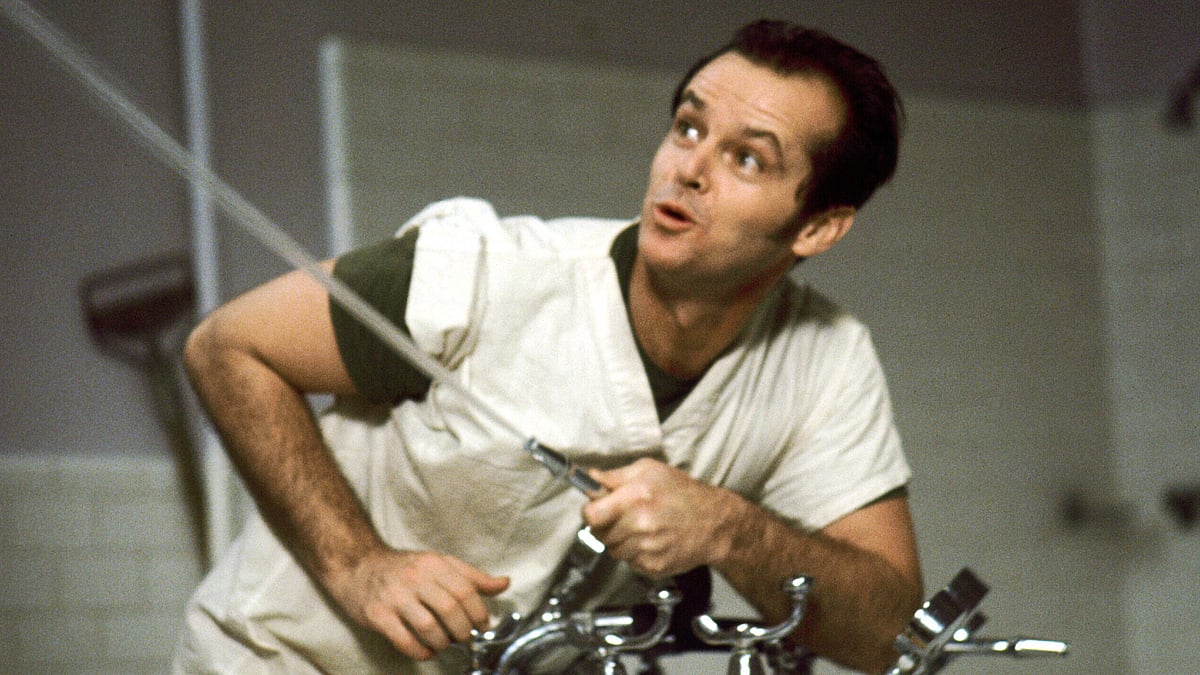 ‘ওয়ান ফ্লিউ ওভার দ্য কুক্কুজ নেস্ট’–এর দৃশ্য। আইএমডিবি