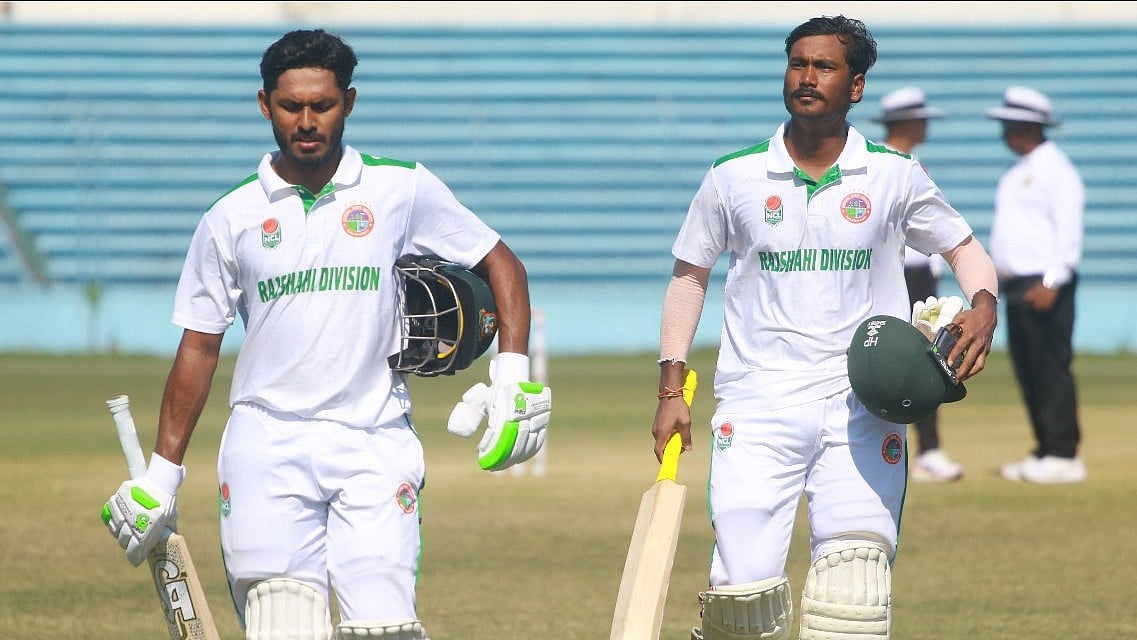 সেঞ্চুরি পেয়েছেন রাজশাহীর দুই ব্যাটসম্যান তানজিদ হাসান (বাঁয়ে) ও প্রিতম কুমার