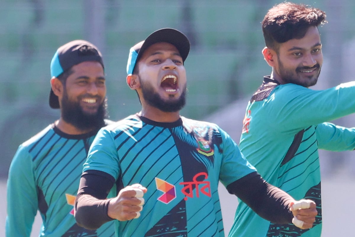 আজ অনুশীলনে মুশফিক