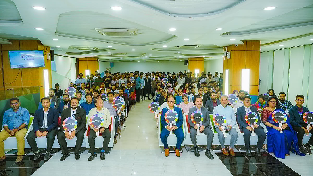 ডিআইইউ এবং জেন–এর যৌথ উদ্যোগে জাতীয় পর্বের উদ্বোধনী অনুষ্ঠানে অতিথিরা