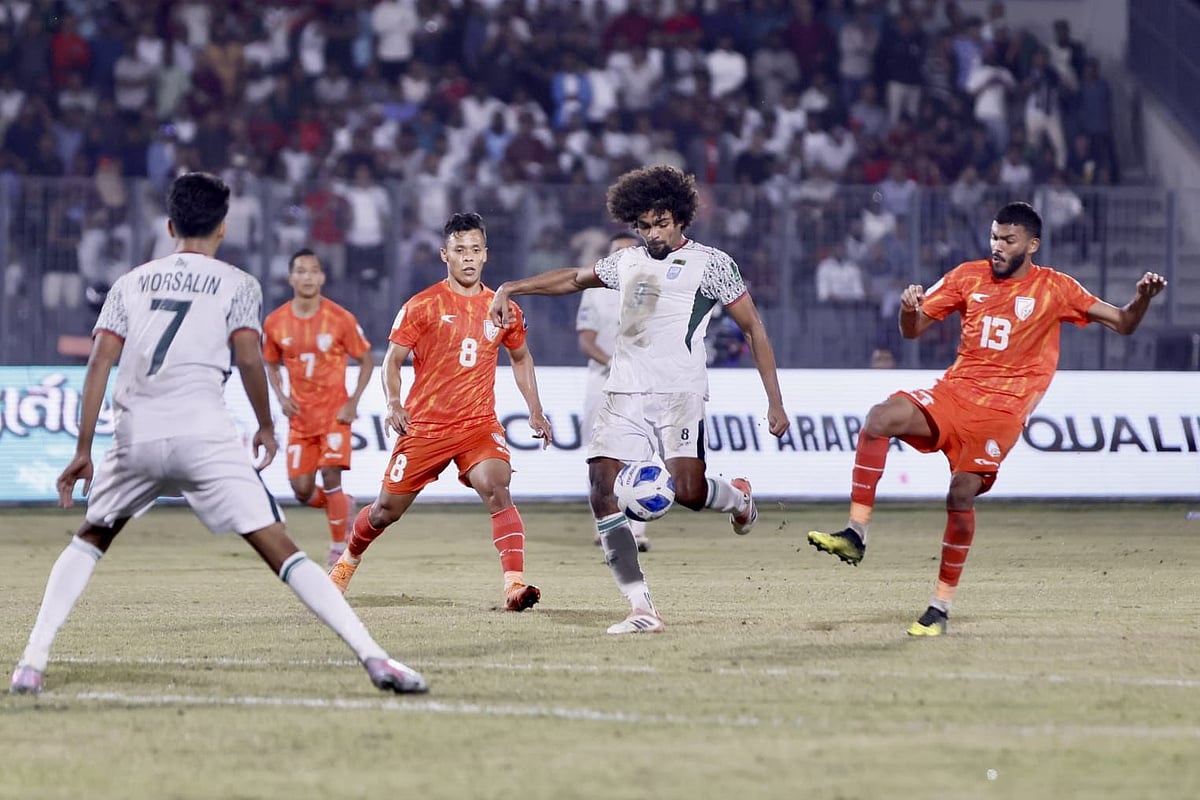 ভারতের বিপক্ষে মাঠজুড়েই খেলেন হামজা