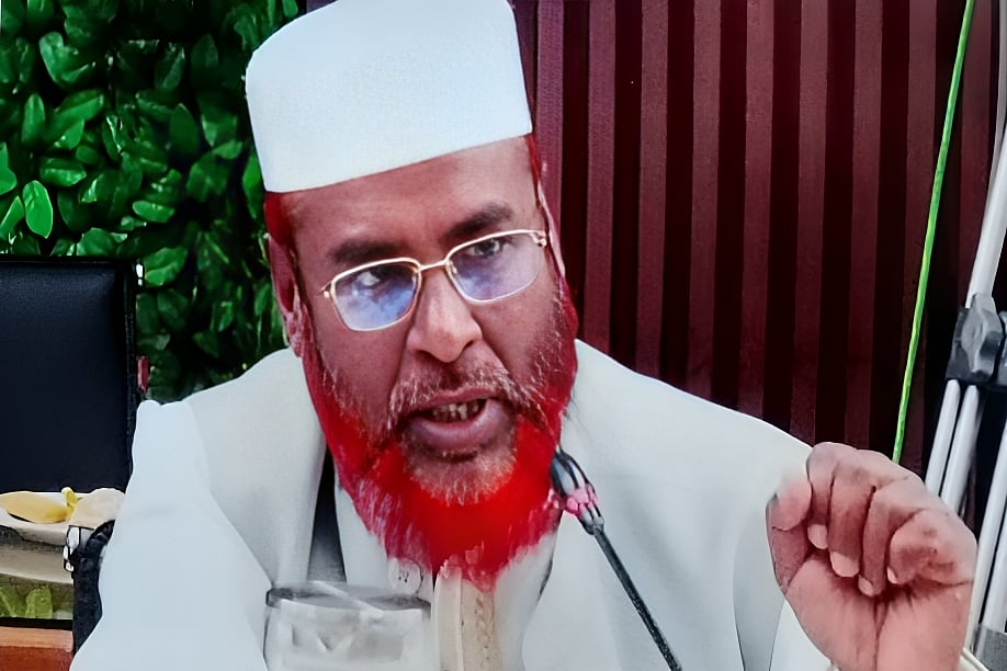 জামায়াতে ইসলামীর সেক্রেটারি জেনারেল মিয়া গোলাম পরওয়ার। আজ বুধবার রাজধানীর আগারগাঁওয়ে নির্বাচন ভবনে সাতটি রাজনৈতিক দলের প্রতিনিধিদের সঙ্গে নির্বাচন কমিশনের (ইসি) সংলাপে