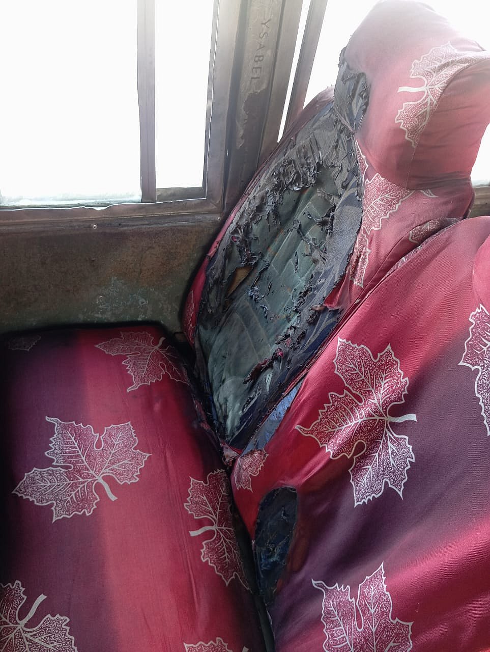 আগুনে মিনিবাসটির একটি আসন ক্ষতিগ্রস্ত হয়েছে। আজ বুধবার সকাল ১০টার দিকে গাজীপুরের শ্রীপুর উপজেলার এমসি বাজার এলাকায়