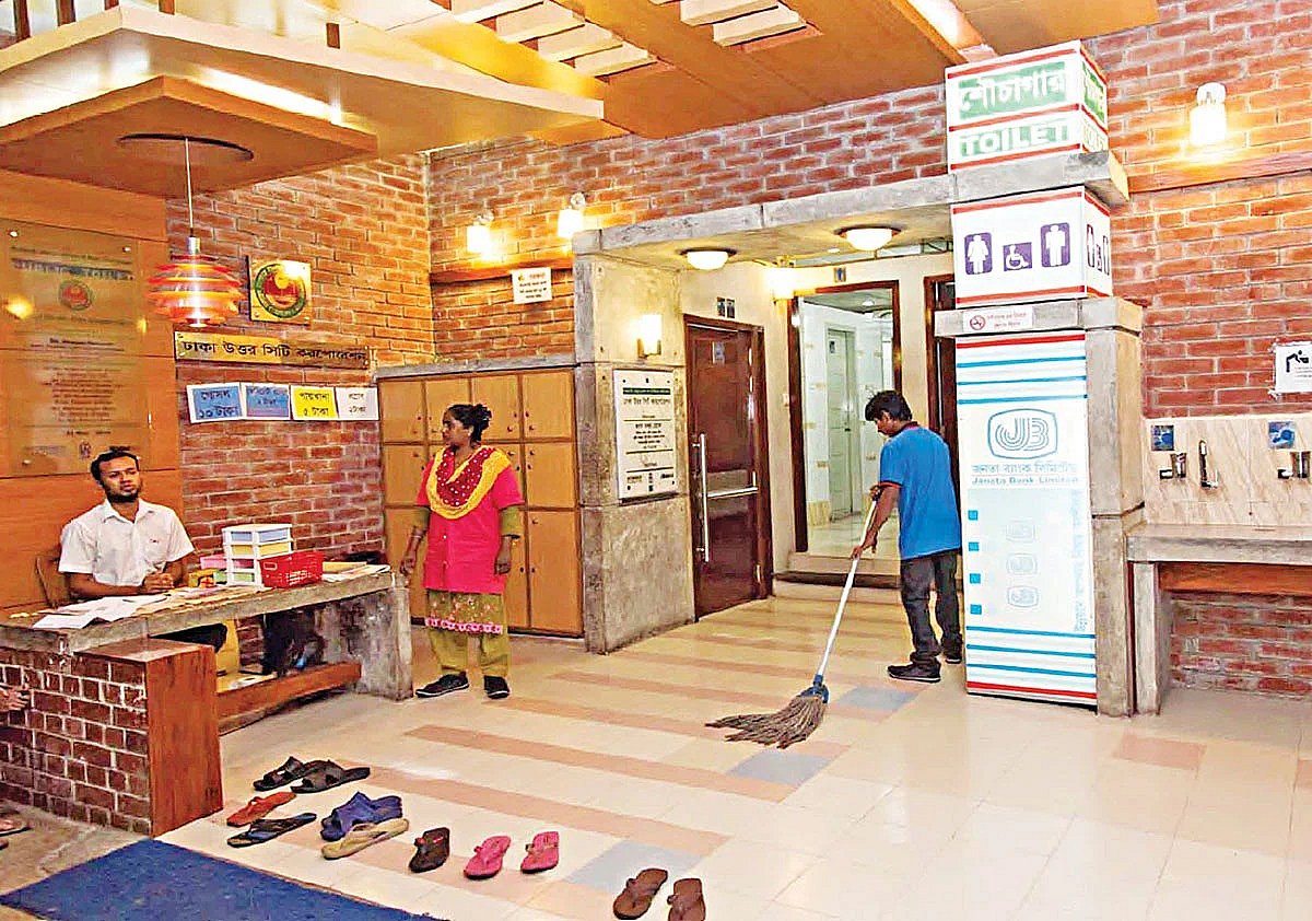 অপরিষ্কার টয়লেট ব্যবহারে মানুষের মূত্রনালির সংক্রমণ হয়