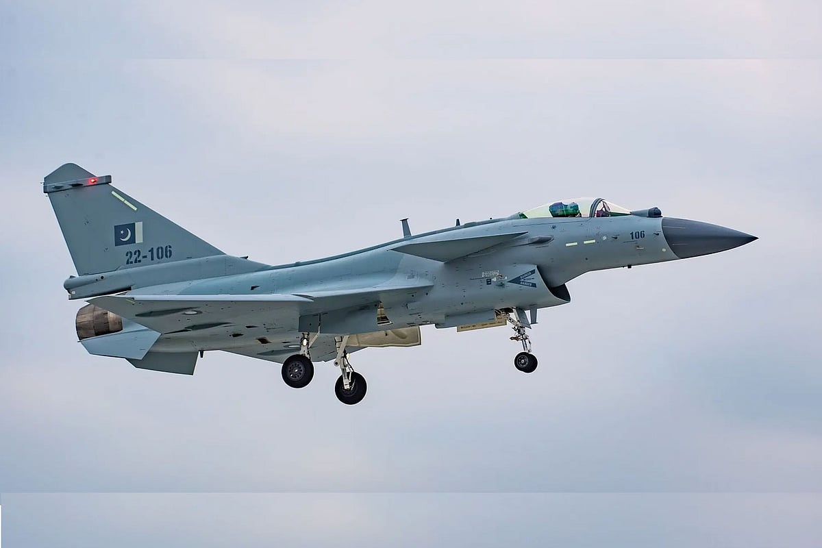 পাকিস্তানের বিমানবাহিনীর বহরে থাকা চীনের তৈরি জে-১০ যুদ্ধবিমান