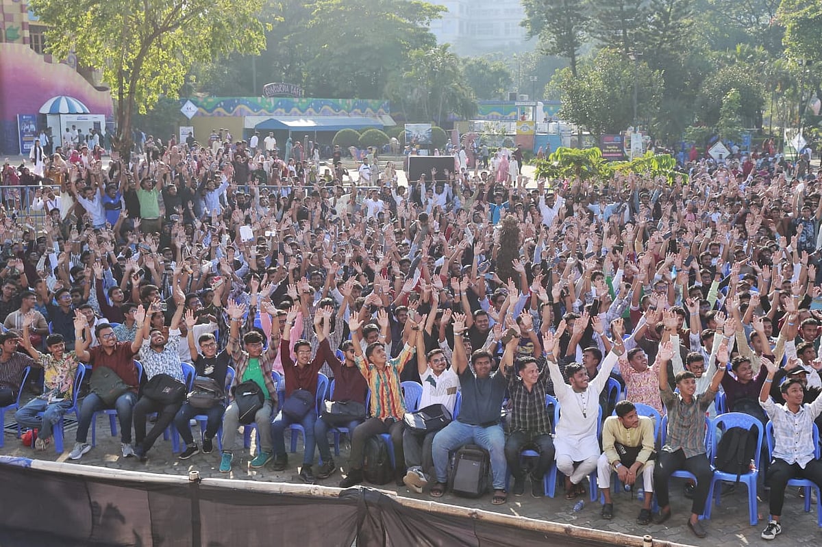 প্রেসিডেন্সি ইউনিভার্সিটি-প্রথম আলো কৃতী শিক্ষার্থী উৎসবে শিক্ষার্থীদের উচ্ছ্বাস। ফ্যান্টাসি কিংডম, আশুলিয়া; ১৯ নভেম্বর ২০২৫