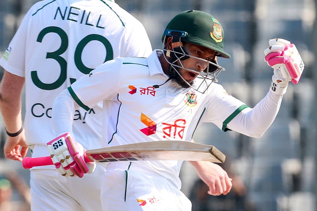 শততম টেস্ট সেঞ্চুরিতে রাঙালেন মুশফিক | প্রথম আলো