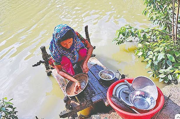 জলবায়ু পরিবর্তনের অভিঘাত বাংলাদেশের উপকূলীয় অঞ্চলে নারীদের স্বাস্থ্যের উপর বিরূপ প্রভাব ফেলছে