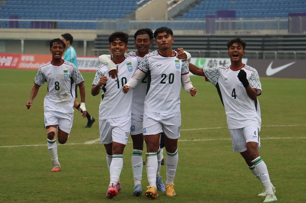 পূর্ব তিমুরের জালে গোলউৎসব করেছে বাংলাদেশের ছেলেরা