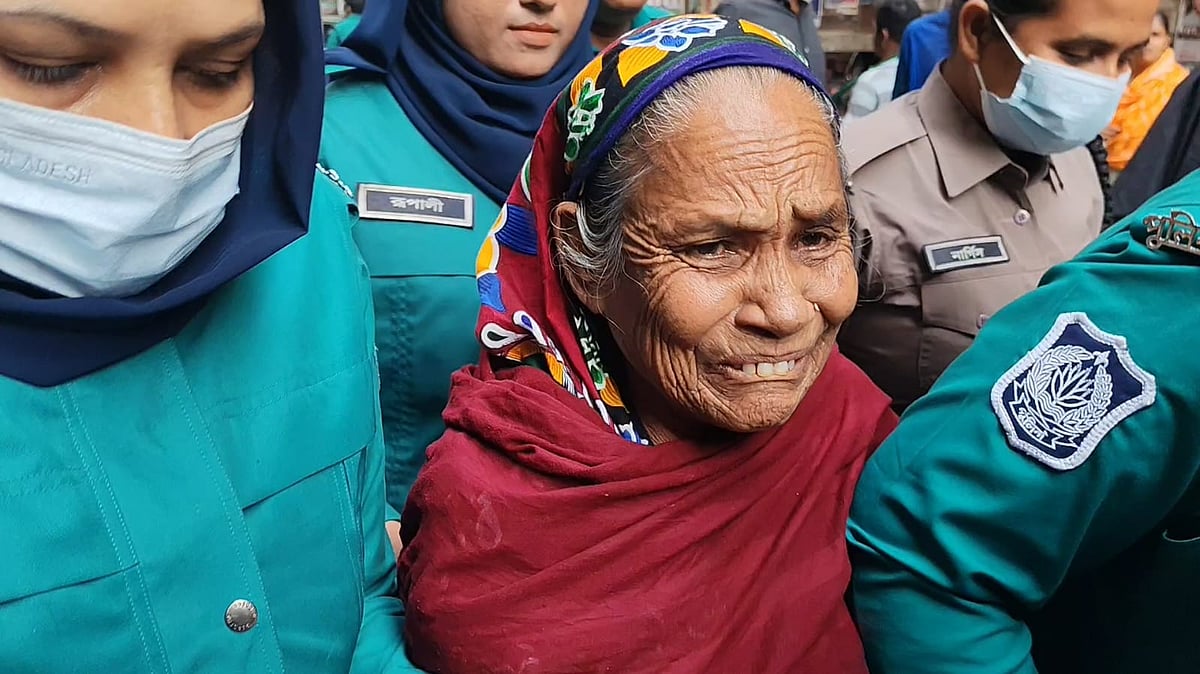 জামিন শুনানি শেষে সখিনা বেগমকে আদালের হাজতখানায় নেওয়া হয়। ২৩ নভেম্বর