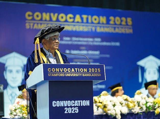স্টামফোর্ড ইউনিভার্সিটি বাংলাদেশের সমাবর্তন ২০২৫-এ প্রধান অতিথির বক্তব্য দেন অন্তর্বর্তী সরকারের অর্থ উপদেষ্টা সালেহউদ্দিন আহমেদ