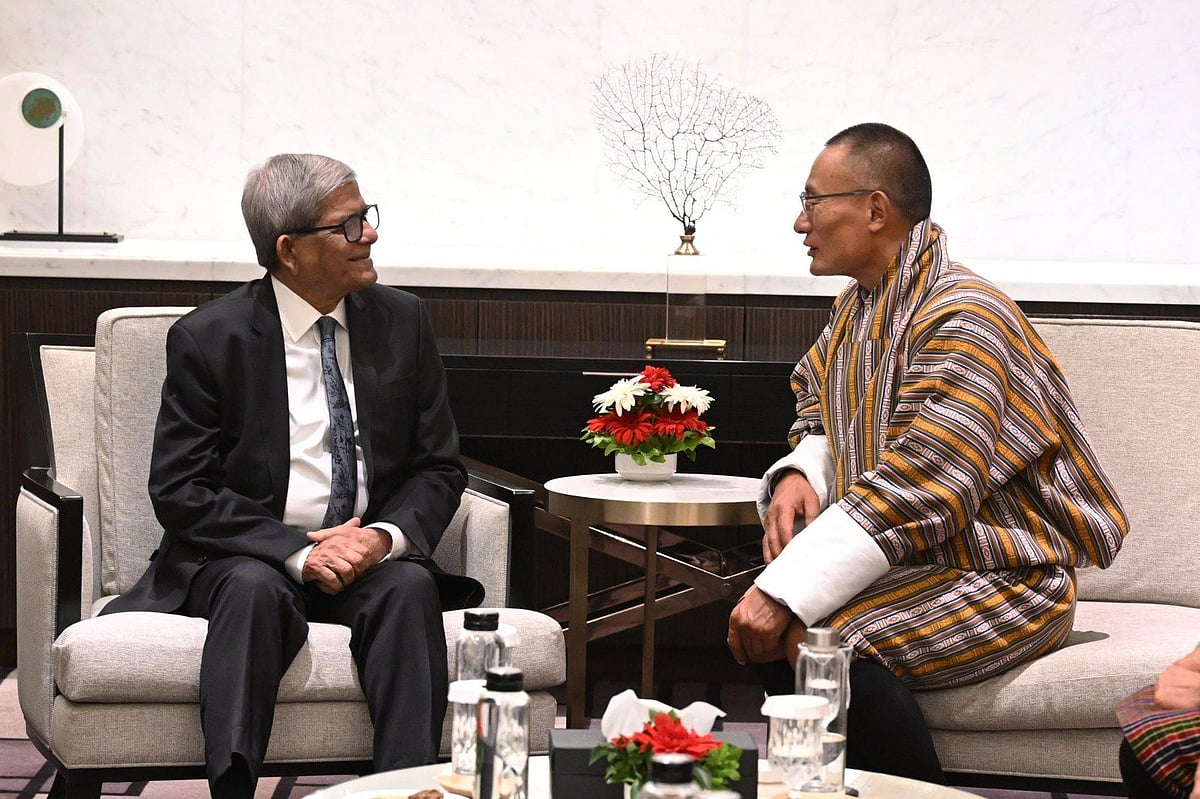 ঢাকা সফরে আসা ভুটানের প্রধানমন্ত্রী শেরিং তোবগের সঙ্গে বৈঠক করেছে মির্জা ফখরুল ইসলাম আলমগীরের নেতৃত্বে বিএনপির একটি প্রতিনিধিদল