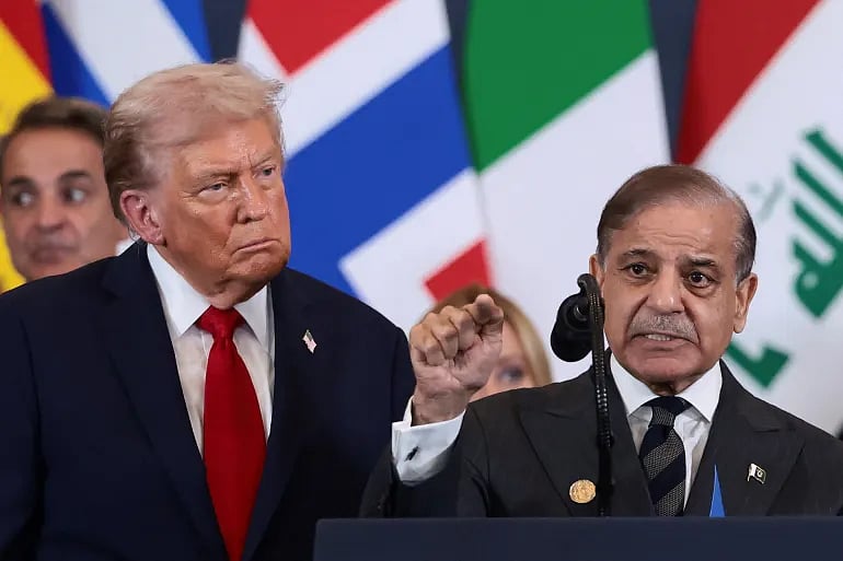 মার্কিন প্রেসিডেন্ট ডোনাল্ড ট্রাম্প ও পাকিস্তানের প্রধানমন্ত্রী শাহবাজ শরিফ