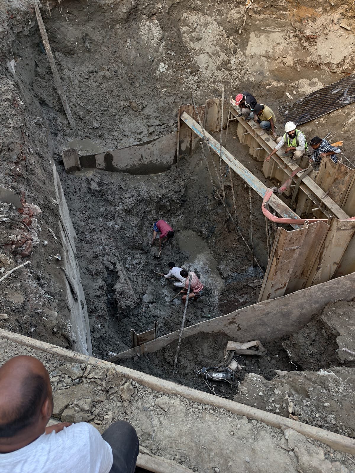 নারায়ণগঞ্জ সদর উপজেলার এনায়েতনগর এলাকায় উড়ালসড়কের পাইলিংয়ে ফেটে যাওয়া পাইপলাইন মেরামতের তিন দিন পর আজ মঙ্গলবার সকালে গ্যাস সরবরাহ স্বাভাবিক হয়েছে