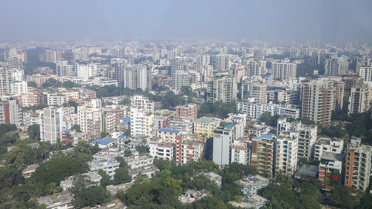 বিশেষজ্ঞরা মনে করছেন, ঢাকা শহর ভূমিকম্পের বড় ধরনের ঝুঁকিতে আছে