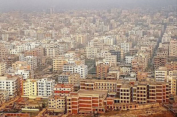 জনসংখ্যা বৃদ্ধির সঙ্গে সঙ্গে ঢাকায় অপরিকল্পিতভাবে গড়ে উঠেছে সারি সারি ভবন