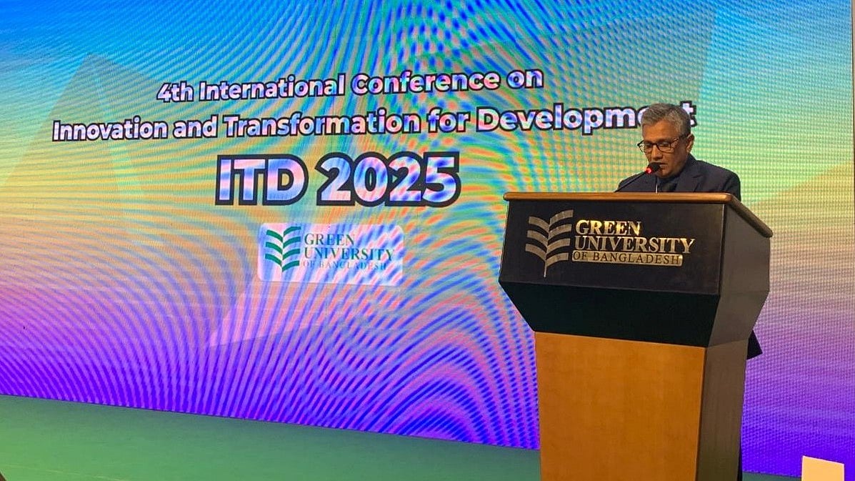 সম্মেলনের উদ্বোধন করেন গ্রিন ইউনিভার্সিটির উপাচার্য মোহাম্মদ শরিফ উদ্দিন।