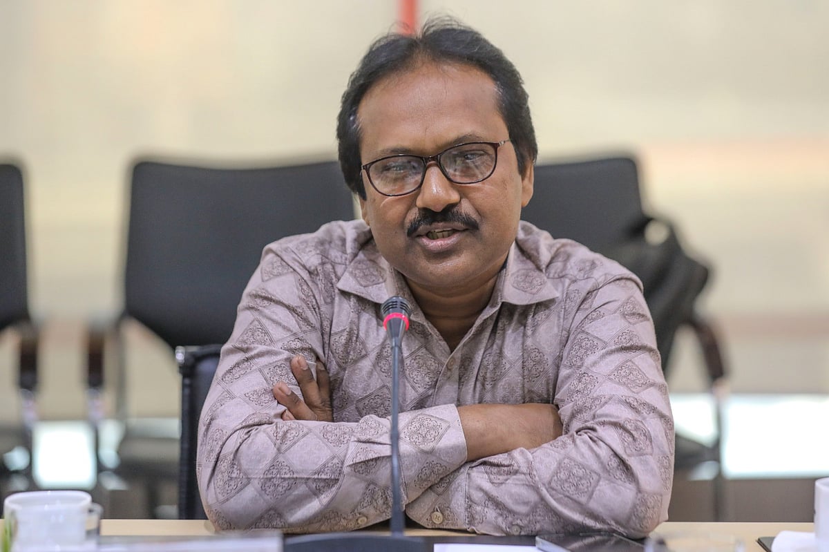 বাংলাদেশ মেডিকেল বিশ্ববিদ্যালয়ের স্ত্রীরোগ ও প্রসূতি বিভাগের অধ্যাপক ডা. রেজাউল করিম কাজল