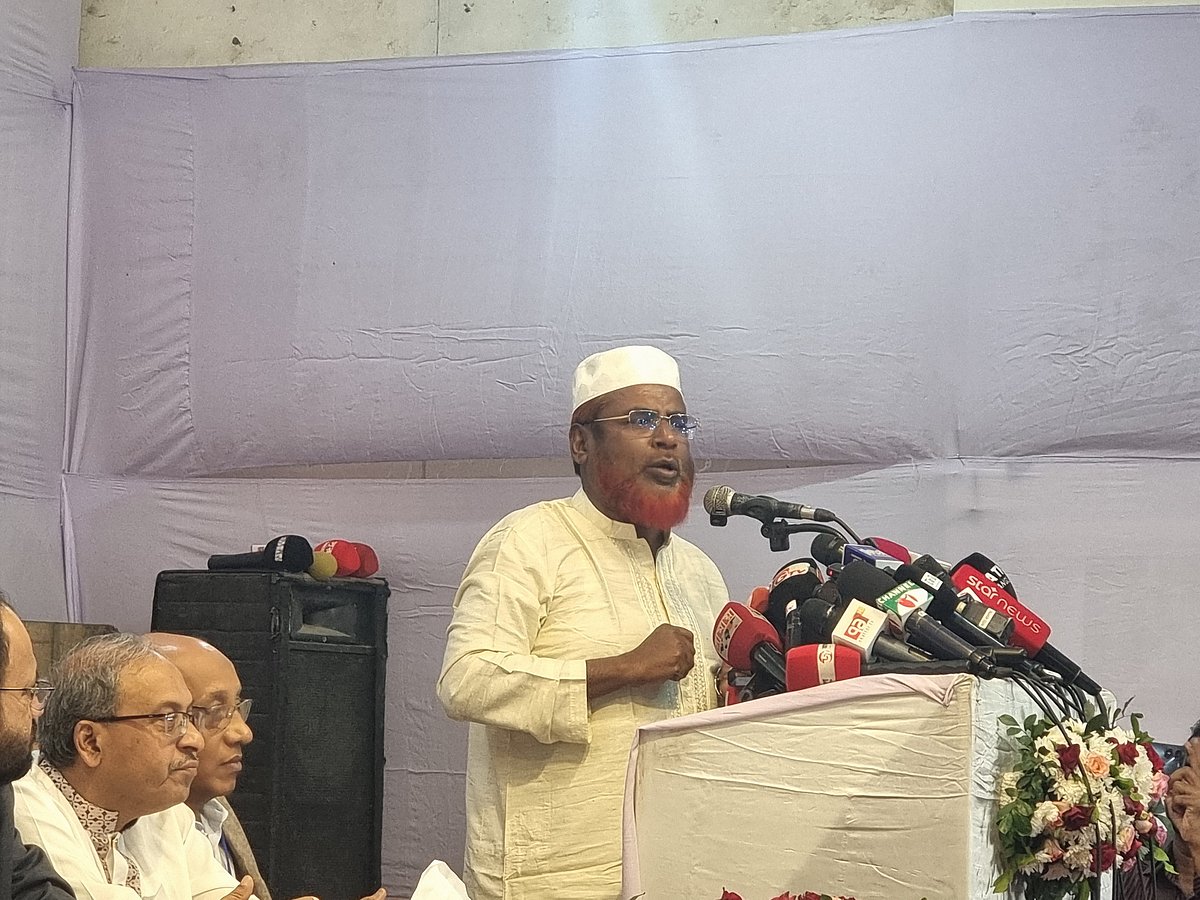 বিএফইউজের দ্বিবার্ষিক কাউন্সিল ২০২৫-এর উদ্বোধনী অধিবেশনে বক্তব্য দেন জামায়াতে ইসলামীর সেক্রেটারি জেনারেল মিয়া গোলাম পরওয়ার। জাতীয় প্রেসক্লাব, ঢাকা; ২৮ ডিসেম্বর ২০২৫