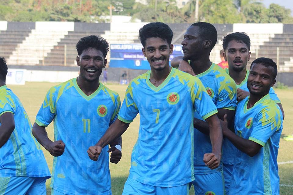 উদ্‌যাপনে শেখ মোরছালিনরা