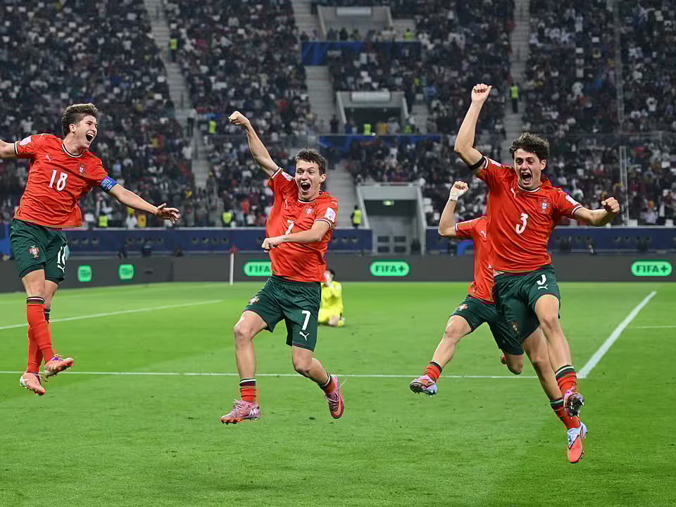 ফিফা অনূর্ধ্ব–১৭ বিশ্বকাপ জেতার পর পর্তুগালের খেলোয়াড়দের উল্লাস