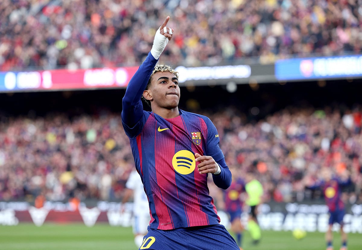 বার্সাকে সমতায় ফেরানো গোলের পর ইয়ামালের উদ্‌যাপন