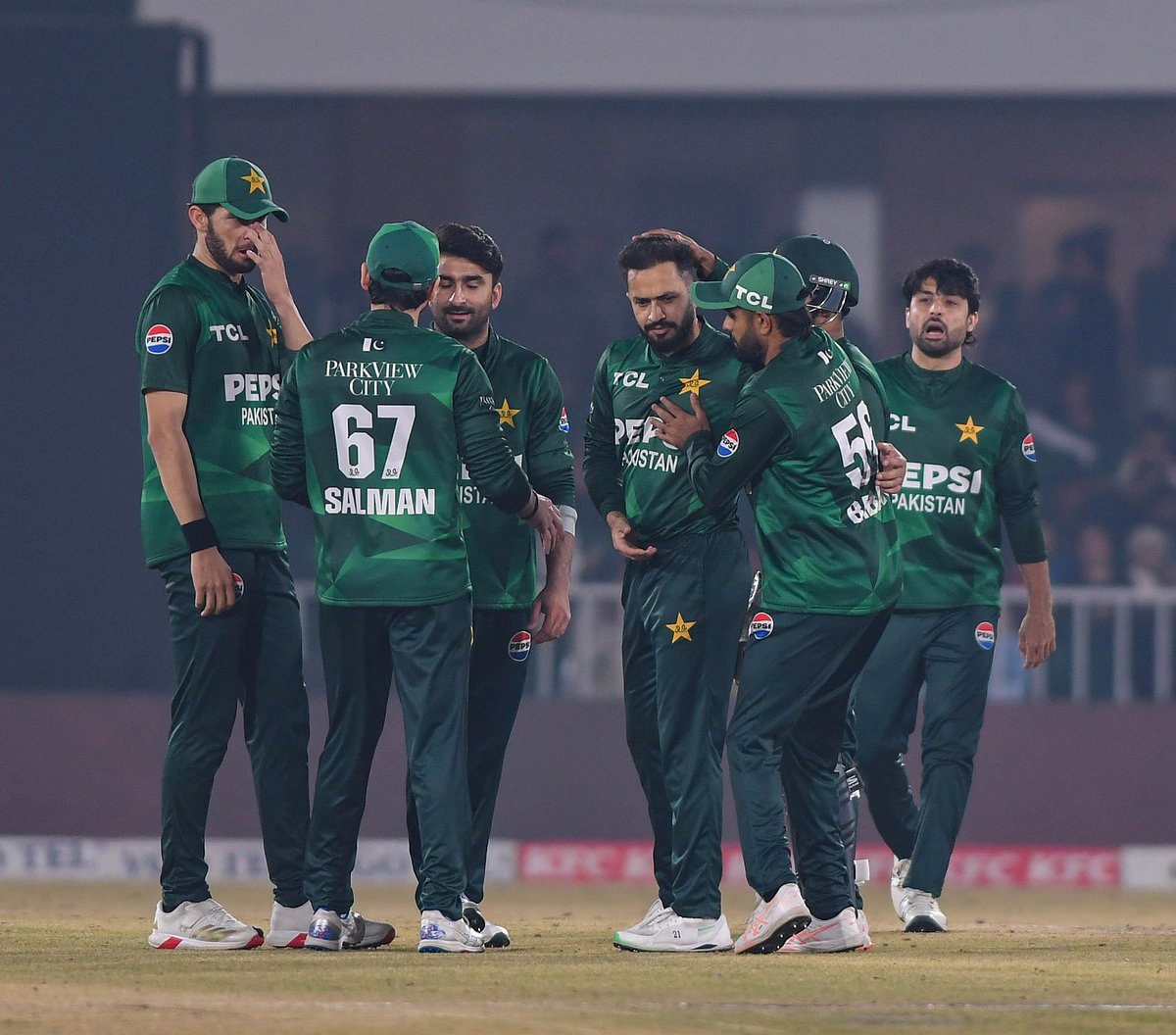 শ্রীলঙ্কার আরও একটি উইকেটের পতনের পর পাকিস্তানের খেলোয়াড়দের উচ্ছ্বাস