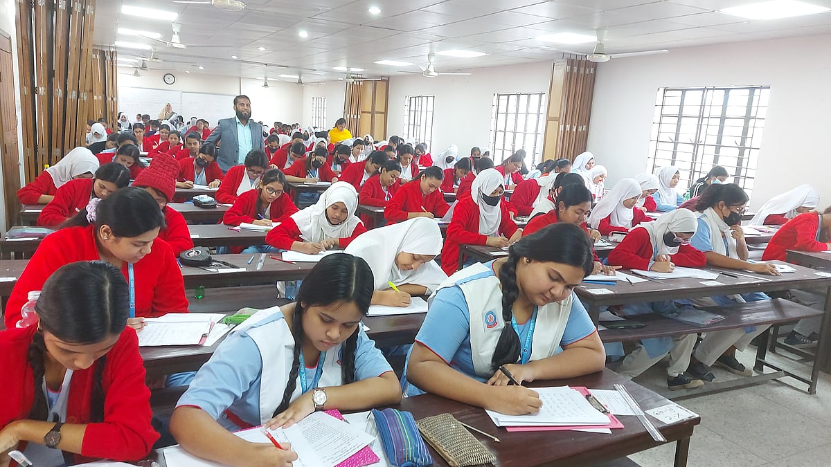 চট্টগ্রামের ইস্পাহানি পাবলিক স্কুল অ্যান্ড কলেজে চতুর্থ থেকে নবম শ্রেণিতে বাংলা ও ইংরেজি মাধ্যমে আসন শূন্য থাকা সাপেক্ষে শিক্ষার্থী ভর্তি করা হবে