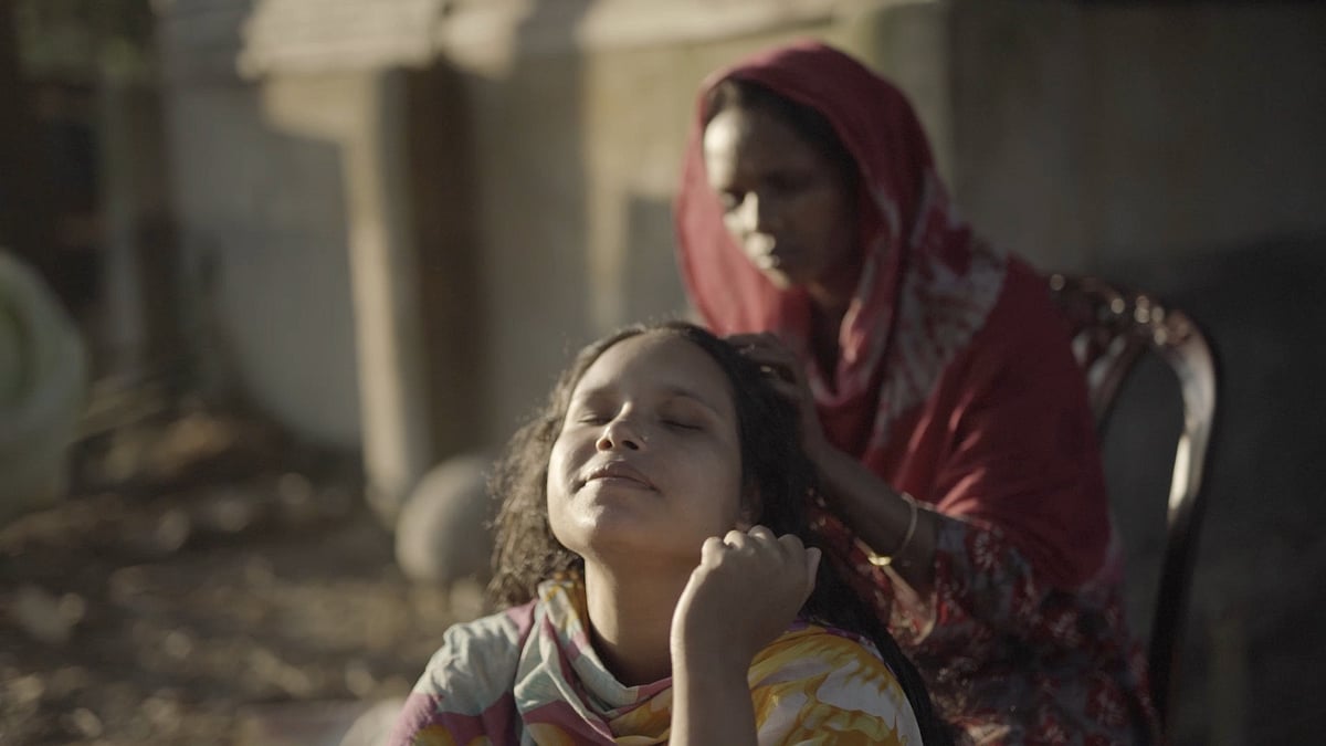 হিমা খাতুনকে সবাই এখন অনেক সম্মান করে, পাশাপাশি গ্রামের অনেক কাজে দায়িত্ব নিতে বলে