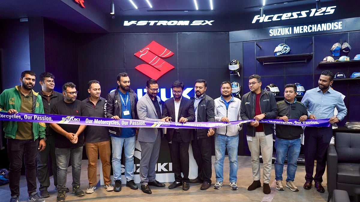 সুজুকির ফ্ল্যাগশিপ শাখার উদ্বোধনী অনুষ্ঠানে অতিথিরা