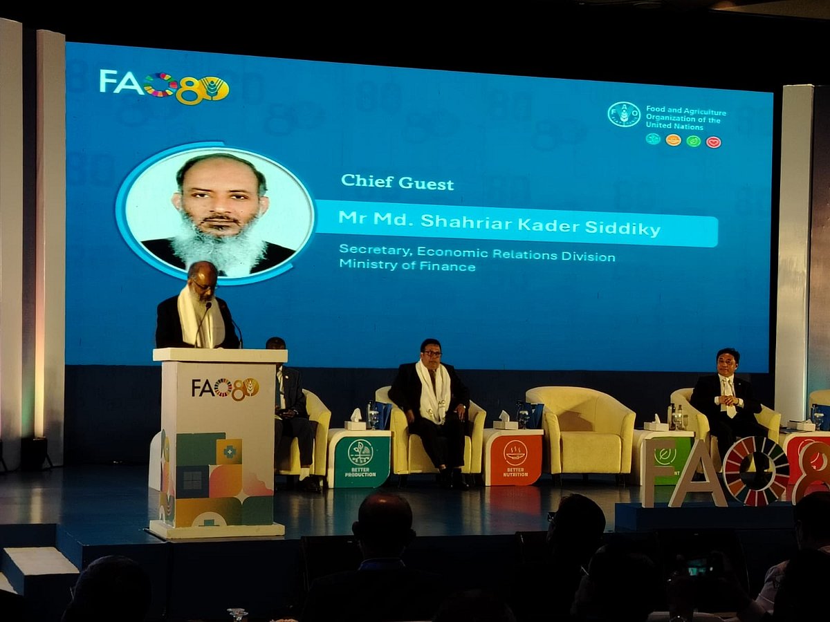 ‘এফএও@৮০ অ্যান্ড বাংলাদেশ: আ শেয়ার্ড লিগ্যাসি অব অ্যাগ্রিকালচারাল ট্রান্সফরমেশন ফর ফাইভ ডিকেডস’ শীর্ষক অনুষ্ঠানের উদ্বোধনী অধিবেশনে উপস্থিত অতিথিরা। আজ রোববার সকালে রাজধানীর হোটেল ইন্টারকন্টিনেন্টালে