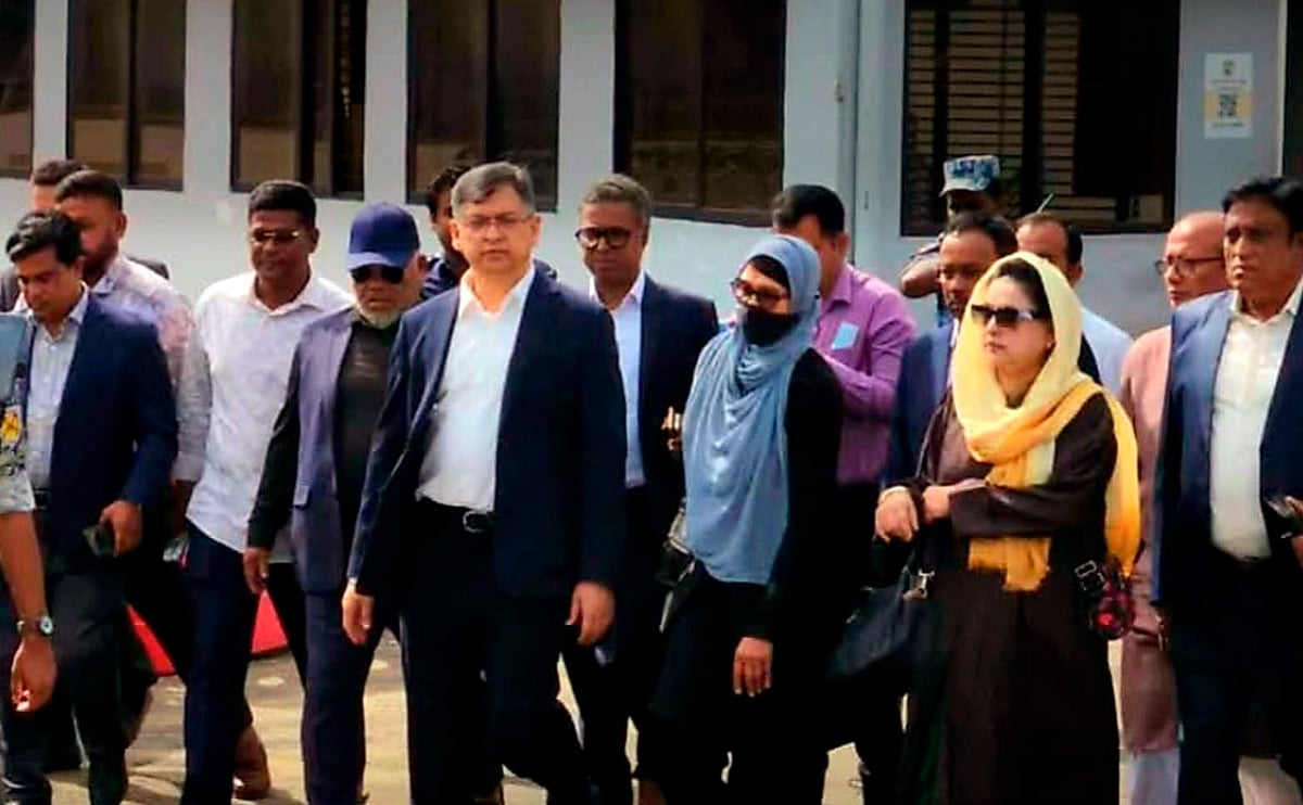 কক্সবাজার বিমানবন্দরে বিএনপির জাতীয় স্থায়ী কমিটির সদস্য সালাহ উদ্দিন আহমদ।  আজ সকালে