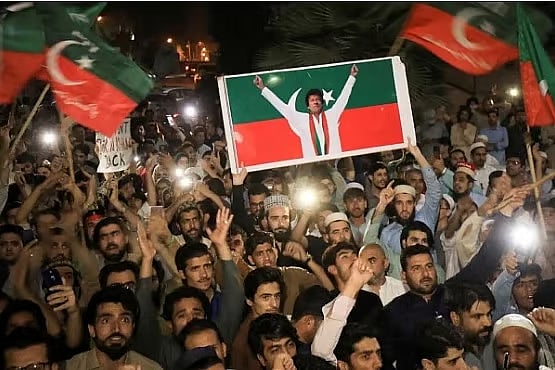 ইমরান খানের মুক্তির দাবিতে পিটিআই নেতা–কর্মীদের বিক্ষোভ