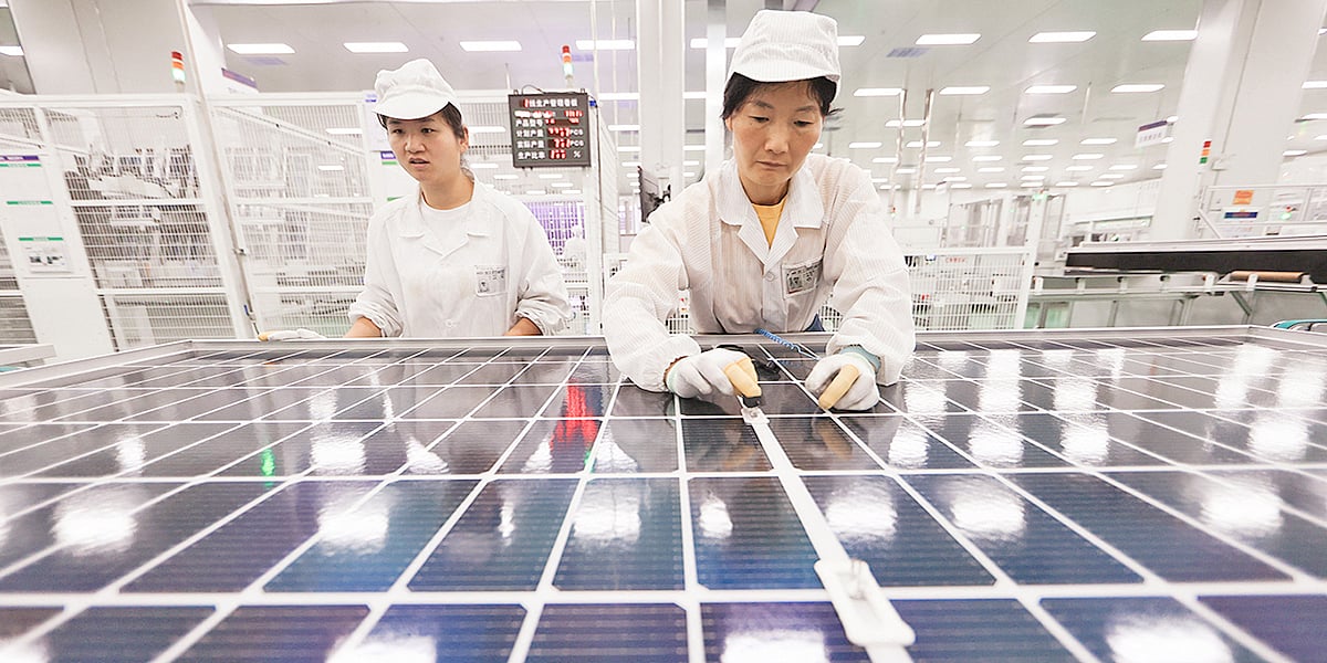 চীনের অর্থনীতি রূপান্তরের মধ্য দিয়ে যাচ্ছে