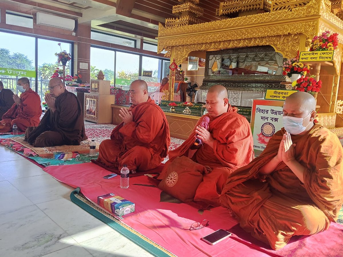 রাঙামাটিতে বিএনপির চেয়ারপারসন ও সাবেক প্রধানমন্ত্রী খালেদা জিয়ার রোগমুক্তি কামনায় বিশেষ প্রার্থনার আয়োজন হয়েছে। আজ সকাল ৯টার দিকে জেলার রাজবন বিহারে