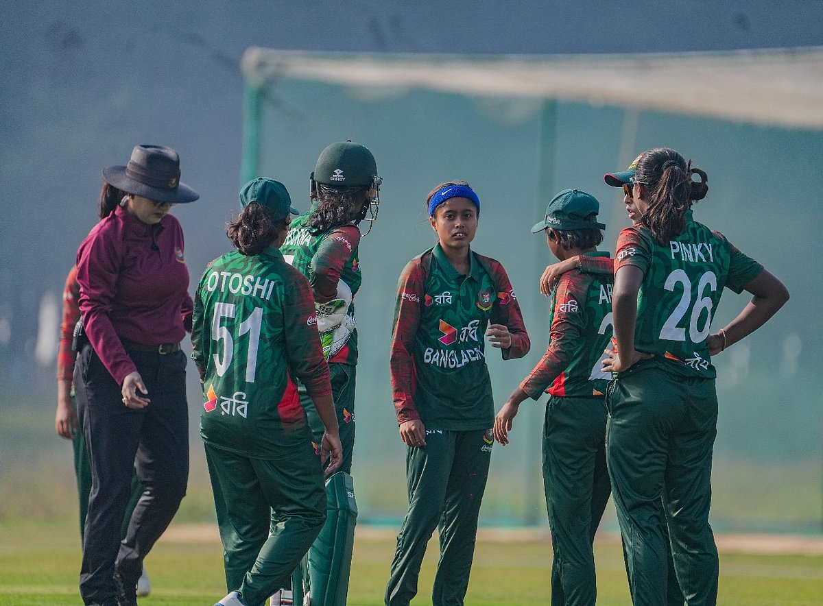 বাংলাদেশের ৫ ব্যাটসম্যানই আউট হয়েছেন শূন্য রানে