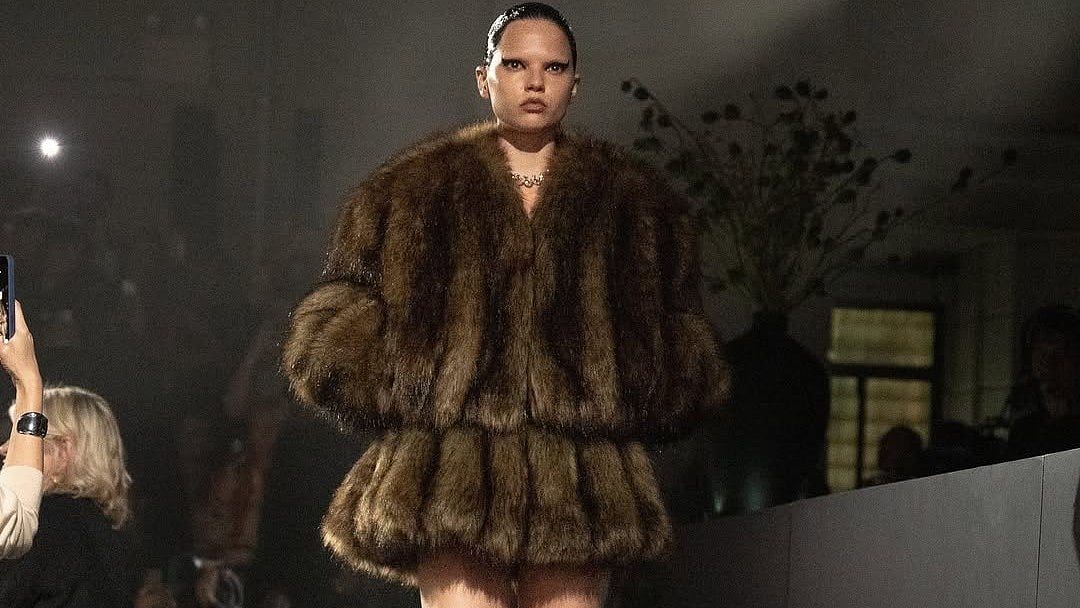 নিউ ইয়র্ক ফ্যাশন উইকের মঞ্চে আর এমন পোশাক দেখা যাবে না