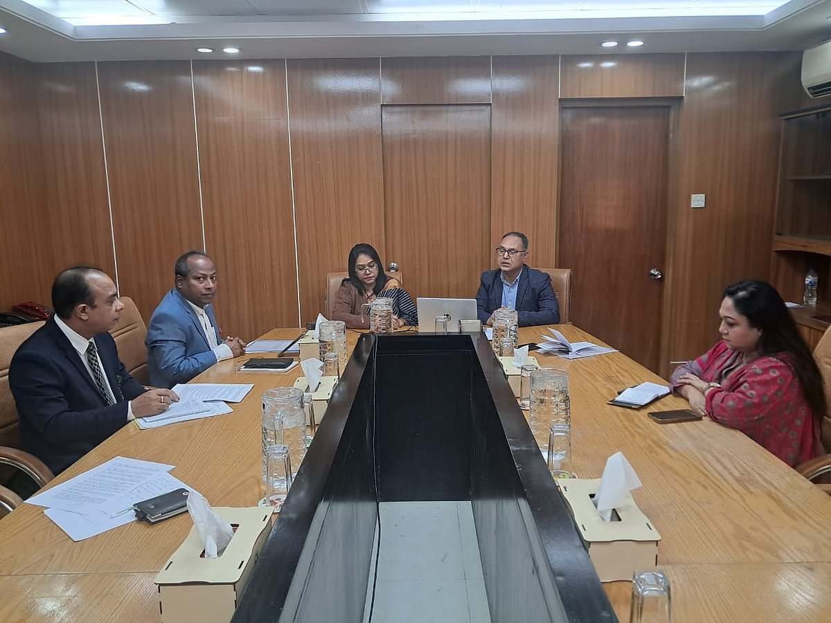 আসন্ন নির্বাচন পরিস্থিতিতে জেলা তথ্য কর্মকর্তাদের নিয়ে ভার্চ্যুয়াল প্ল্যাটফর্ম জুমে আয়োজিত সভায় তথ্যসচিব মাহবুবা ফারজানা