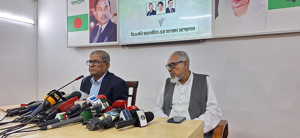 বিএনপির মহাসচিব মির্জা ফখরুল ইসলাম আলমগীর ৩৬ আসনে প্রার্থীদের নাম ঘোষণা করেন