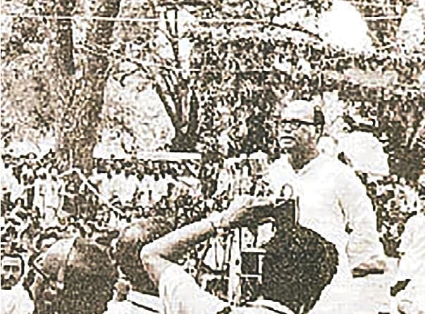 শপথ গ্রহণের পর বক্তব্য দিচ্ছেন সৈয়দ নজরুল ইসলাম