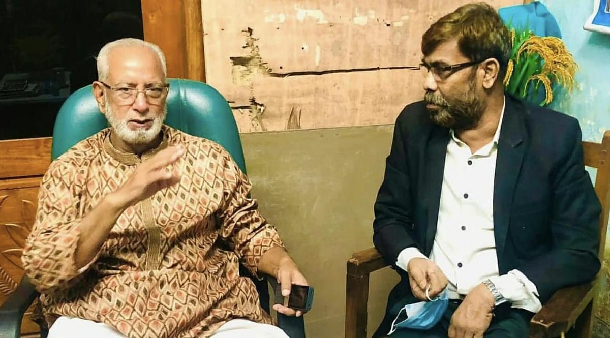 কক্সবাজার–২ আসনের বিএনপির মনোনীত প্রার্থী আলমগীর মোহাম্মদ মাহফুজউল্লাহ ফরিদের সঙ্গে বিএনপি নেতা ফরিদুল আলম (ডানে)