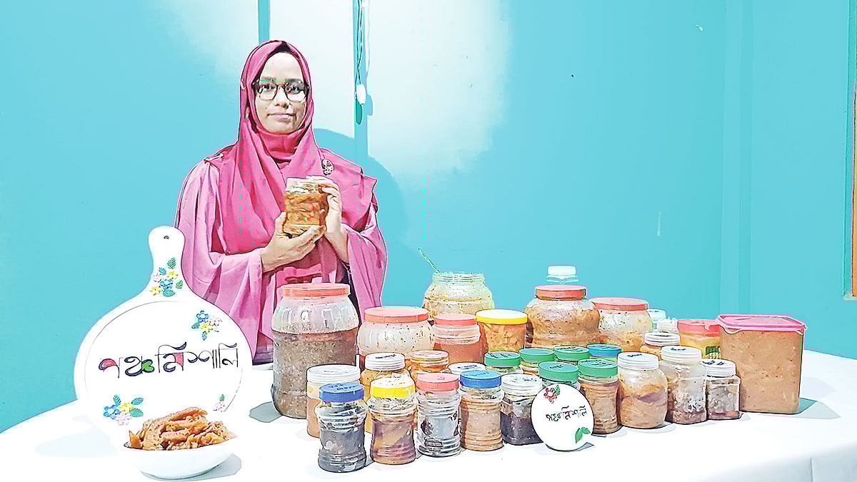 মমতাজ পারভীনের নিজের তৈরি ‘পঞ্চমিশালি’ আচার