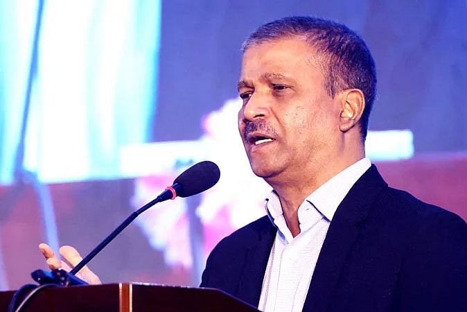 আইন উপদেষ্টা আসিফ নজরুল