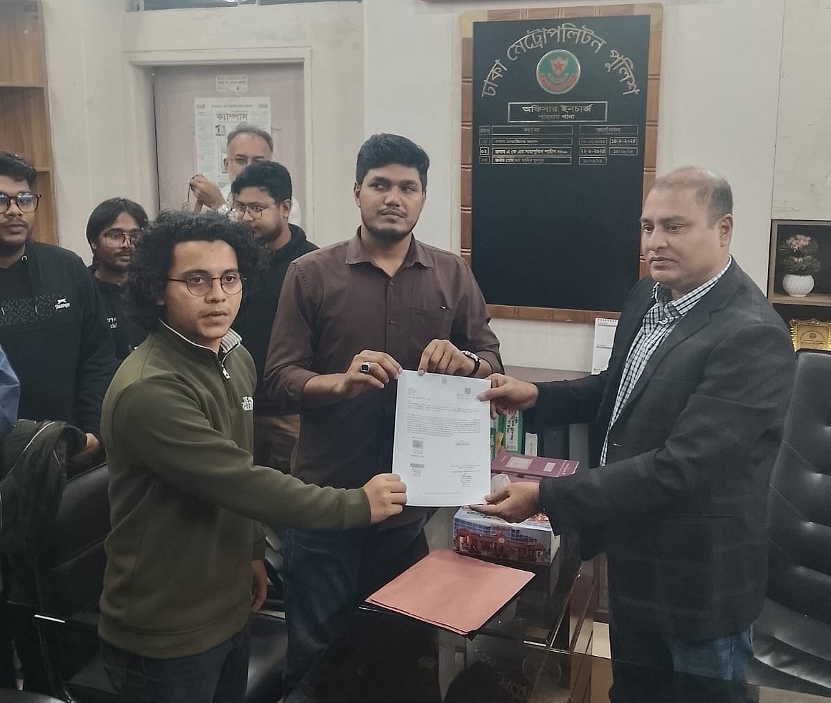 অপপ্রচারের অভিযোগে আজ শুক্রবার শাহবাগ থানায় জিডি করেন ছাত্রদল নেতা আবিদুল ইসলাম খান ও তানভীর আল হাদী মায়েদ