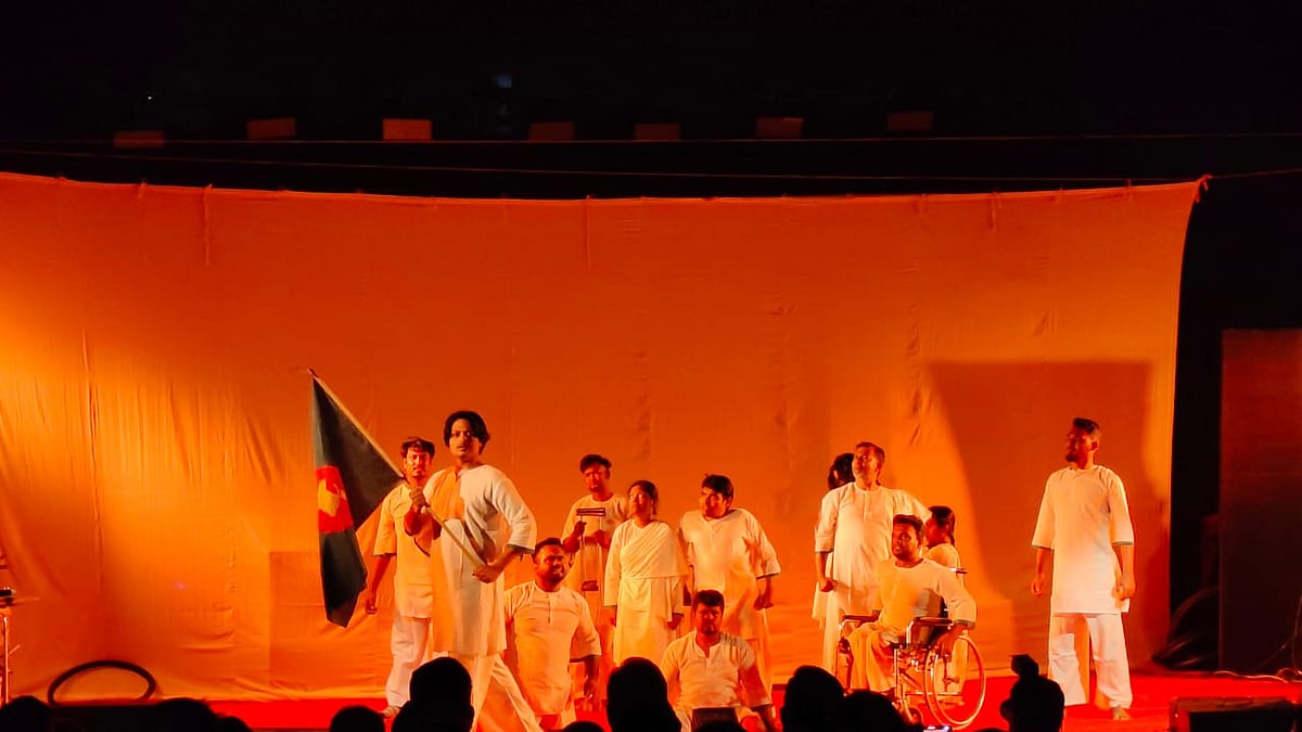 নুষ্ঠানে বাংলাদেশের শিল্পীরা অংশগ্রহণ করেন, যেখানে দুই দেশের সাংস্কৃতিক বন্ধন ও শিল্পকলার সমৃদ্ধি ফুটে ওঠে।  ঢাকা। ৬ ডিসেম্বর